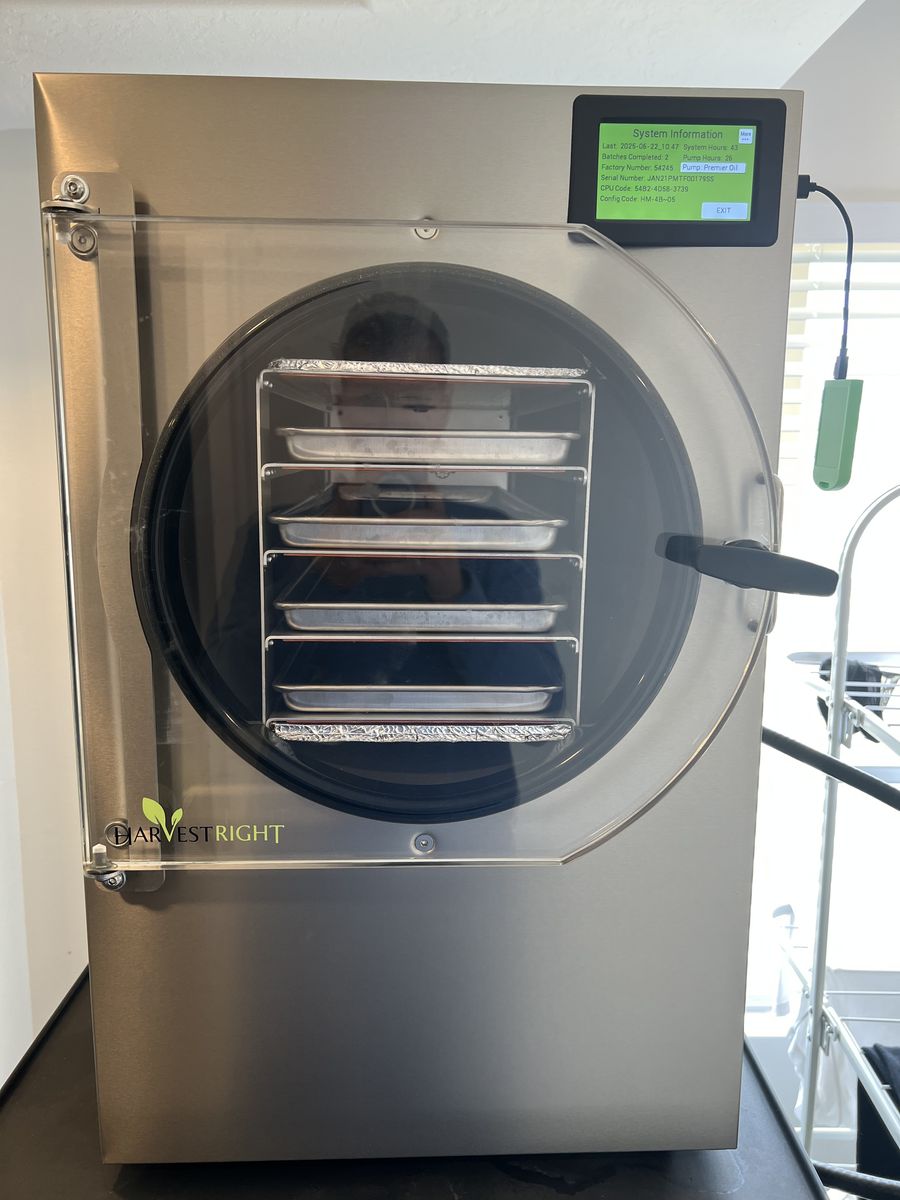 Harvest Right - Medium Stainless Steel with Screen Upgrade