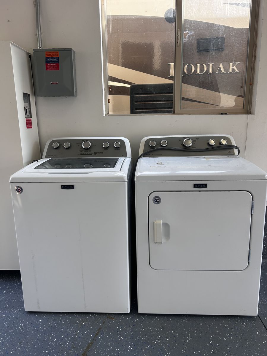 Washer and Dryer Set (Maytag Commercial Bravos)
