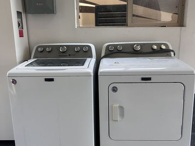 Washer and Dryer Set (Maytag Commercial Bravos)