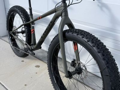 2025 Trek Farley 9.6 Medium