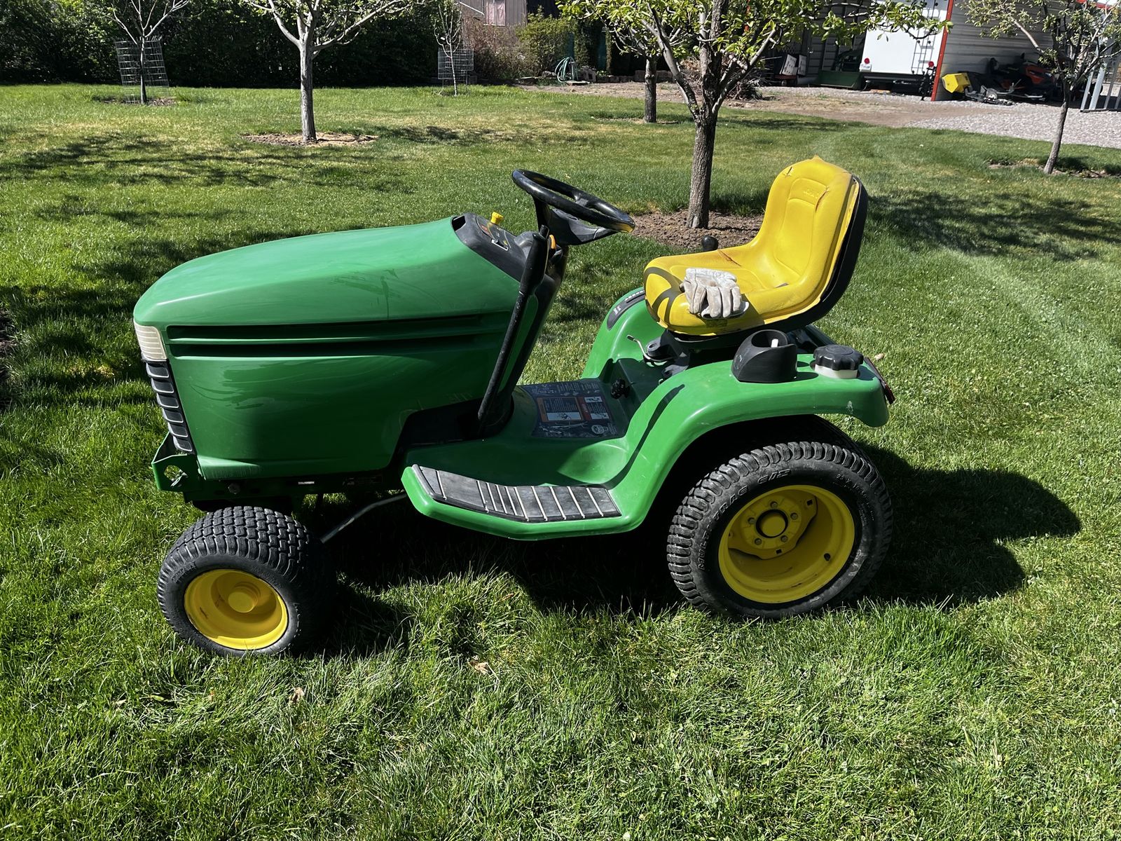 John Deere Garden Tractor GT 235