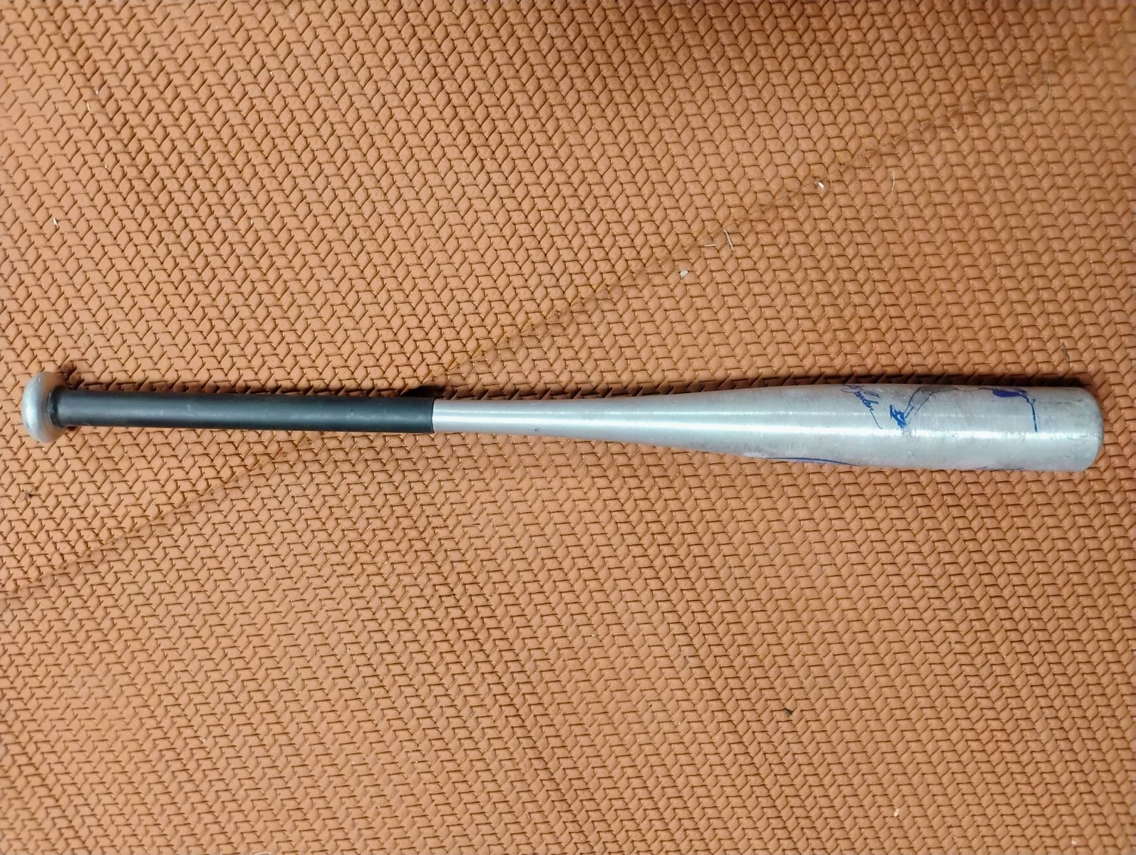 Little league Louisville slugger aluminum bat
