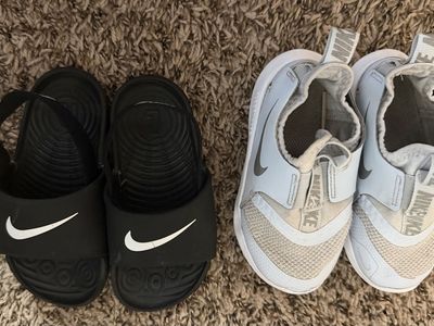 Nike toddler flex runner shoes and sandals size 9