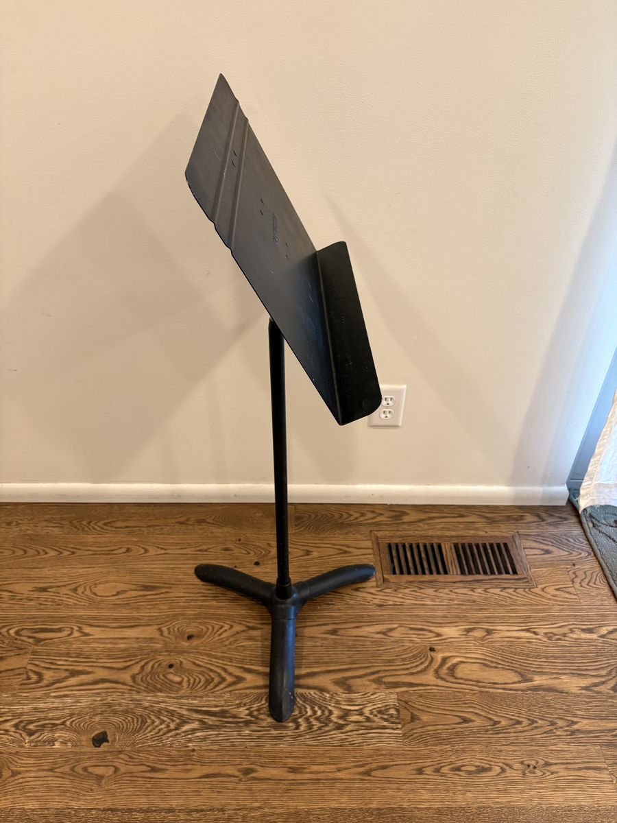 Main image 6