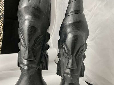 LIKE NEW - Vintage Hand Carved Man And Women In Ebony Wood From Fiji - Rare Find