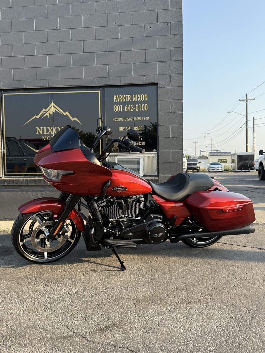 Harley-Davidson Road Glide 117 V-Twin Touring Motorcycle Red Metallic