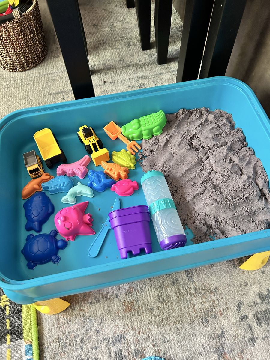 Kinetic Sand Play Set with Blue Table and Assorted Molds and Toys