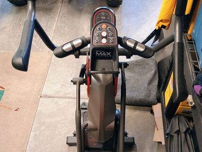 Max Trainer