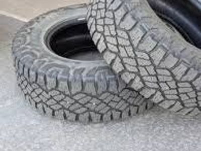 (2)Goodyear Wrangler Duratrac LT265/75R16