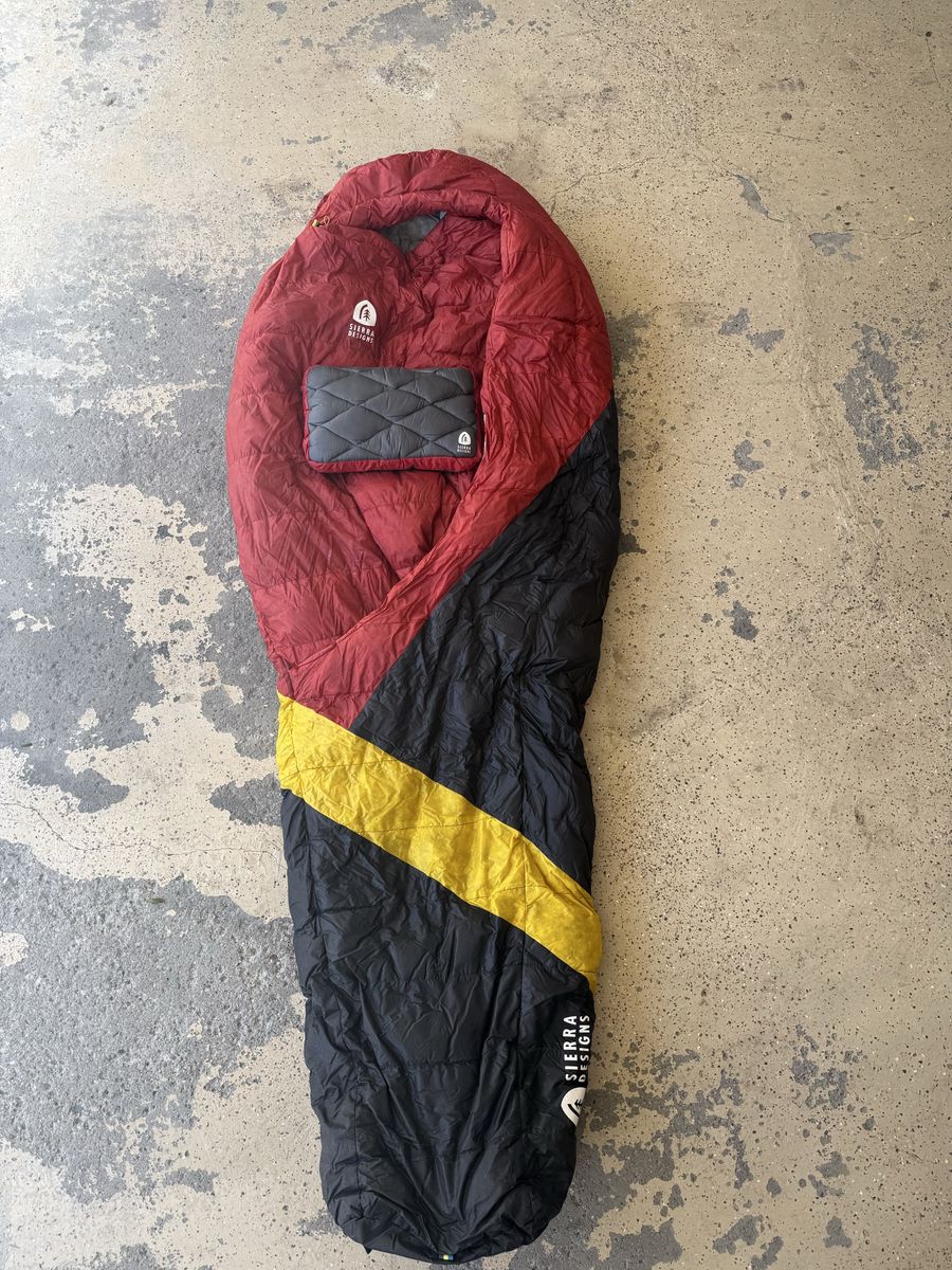 Sierra Designs Cloud 20 Sleeping Bag w/ Pillow
