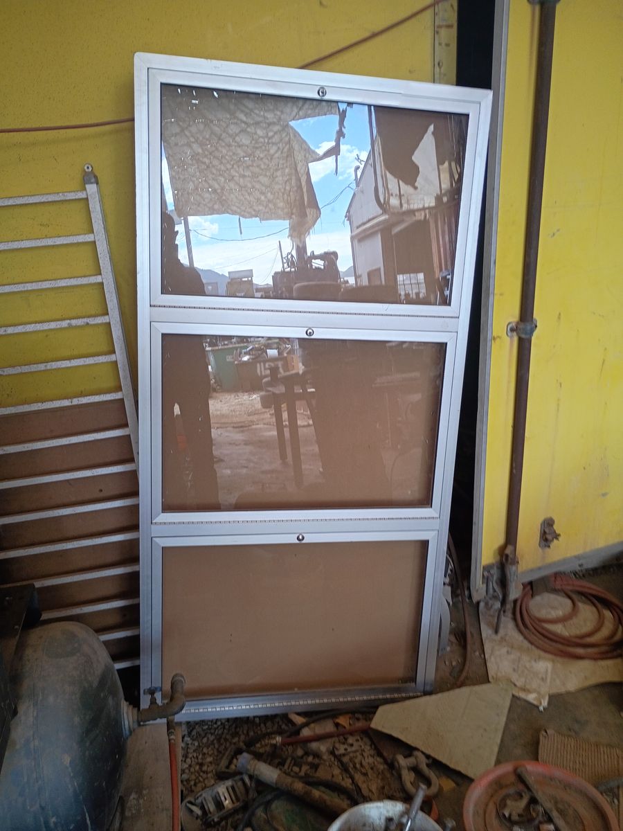 Wall Mount Display Case  (6' x 3')
