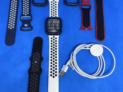 Apple Watch Series 6 44 mm. Works perfect w extras
