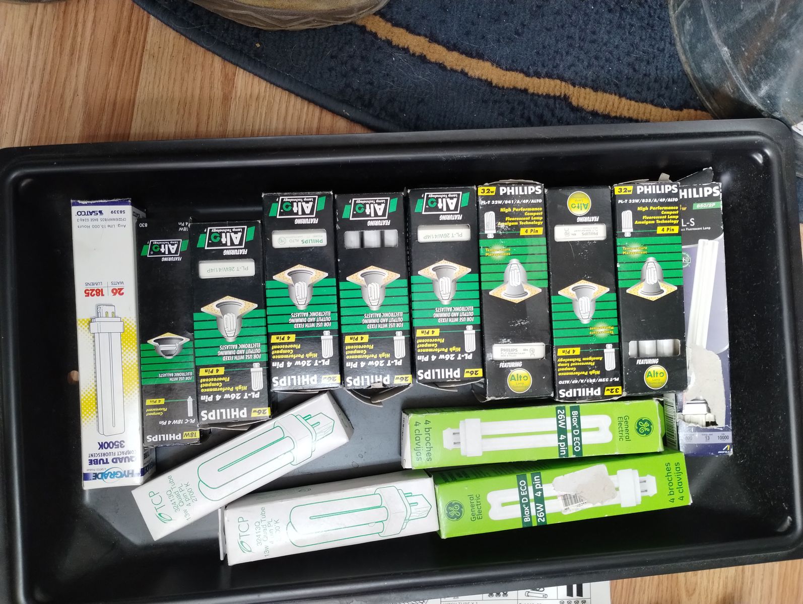 4 pin light bolbs  5 each or 14 for 50