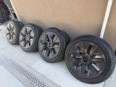 Tesla Model Y 19" Gemini Wheels and Tires Set of 4 - Silver Wheels with Black Wheels covers New Tires size 255/45r19 255/45/19