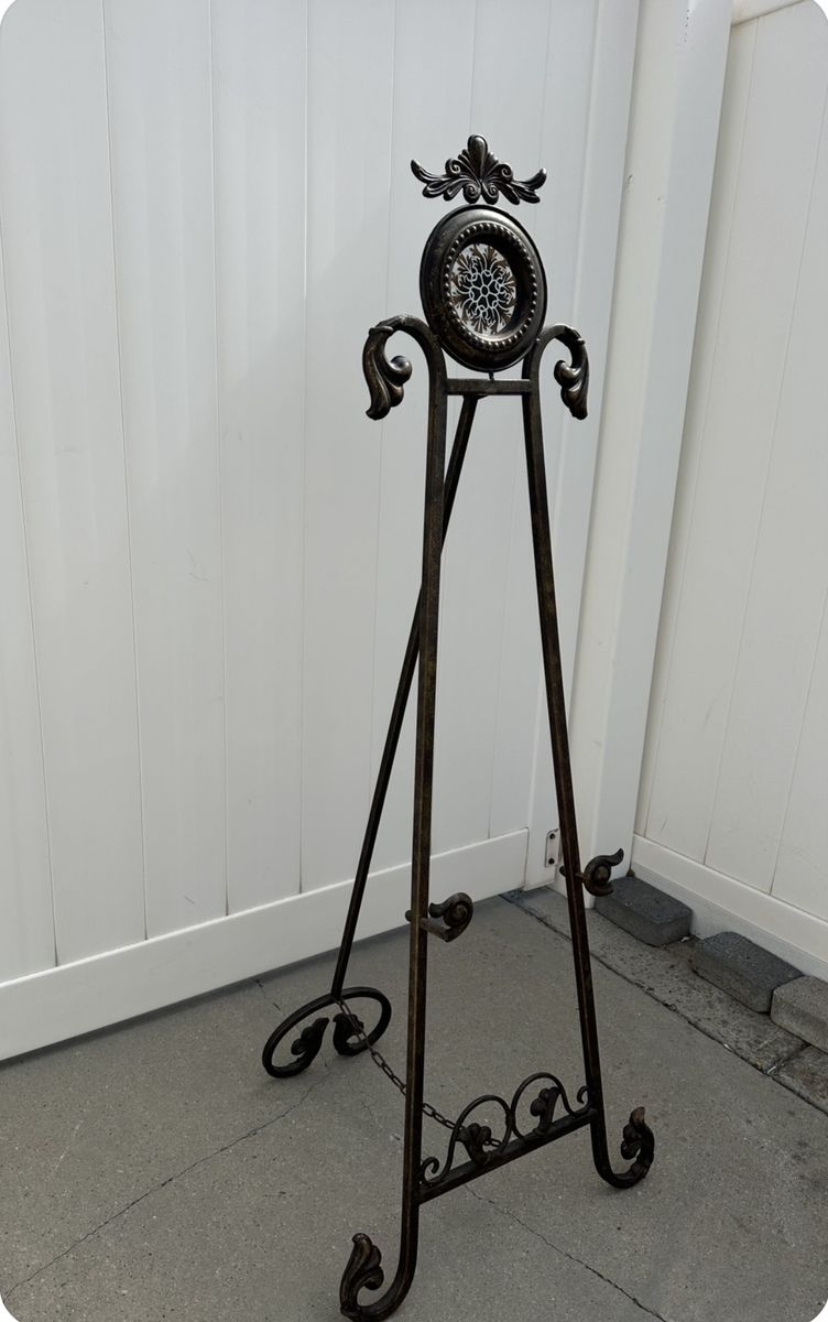 Main image 3