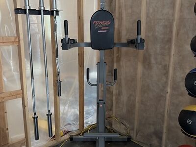 Pull Up And Dip Station