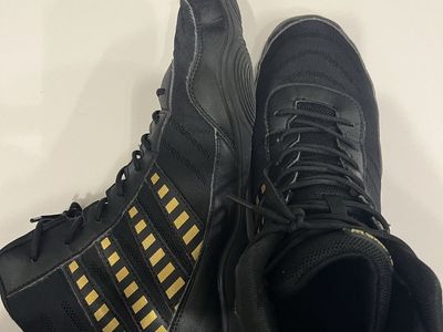 Men’s size 12 wrestling shoes