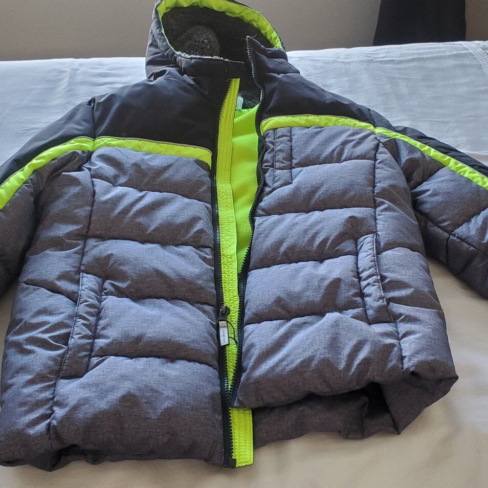 Boy's Winter Coat. Lg