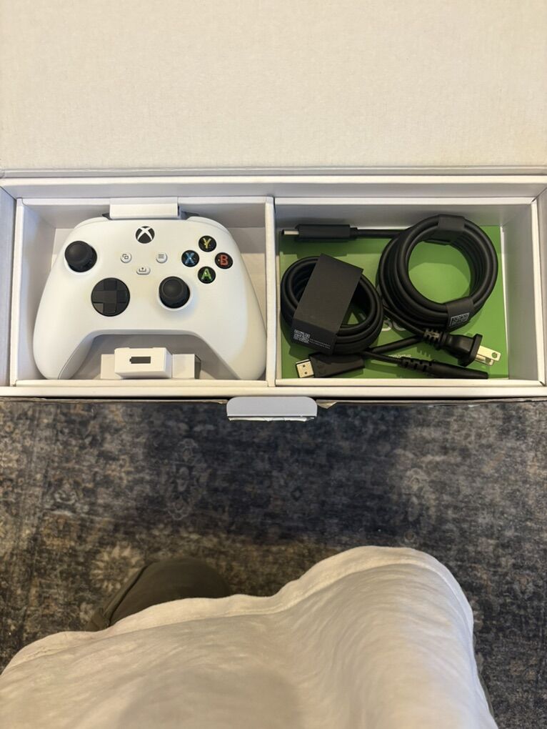 Brand New Xbox S 512 Gb Still In Box