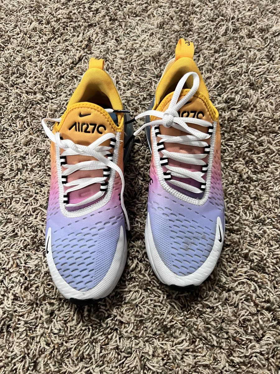Nike 270 air max size 8 woman