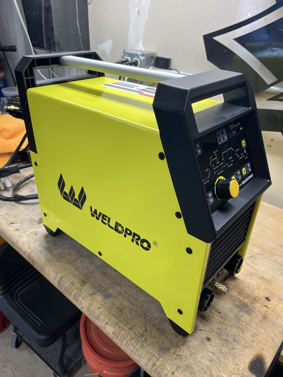 Weldpro TIGACDC200GD 200 Amp AC/DC TIG/Stick Welder with Regulator - Excellent Condition