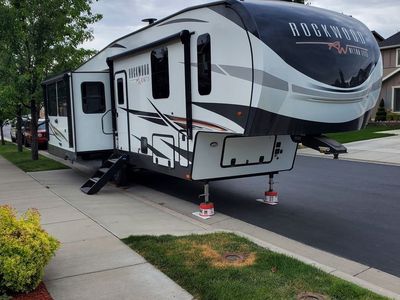 2022 Rockwood Ultra Lite 2893BS