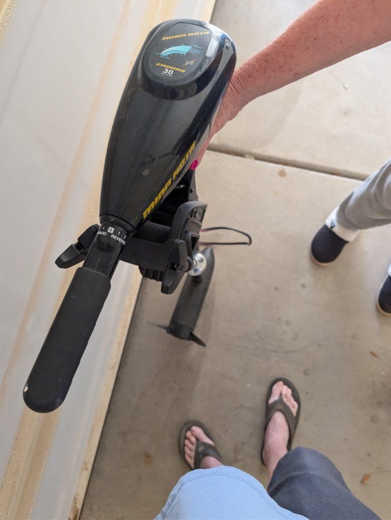 Minn Kota Endura C2 30 Freshwater Transom-Mount Trolling Motor 30lbs Thrust