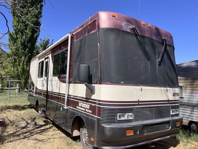 RV Motorhome Safari Trek Pathfinder 1998