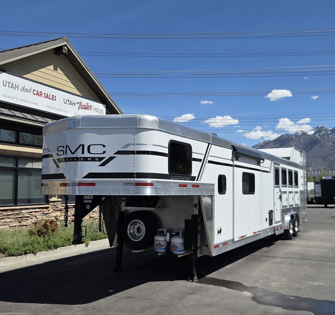 SMC Trailers 4 Horse Trailer w/ Living Quarters All Aluminum Gooseneck P8414SSR, Built by Lakota