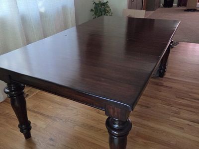 Kitchen Table with 2 extention leafs