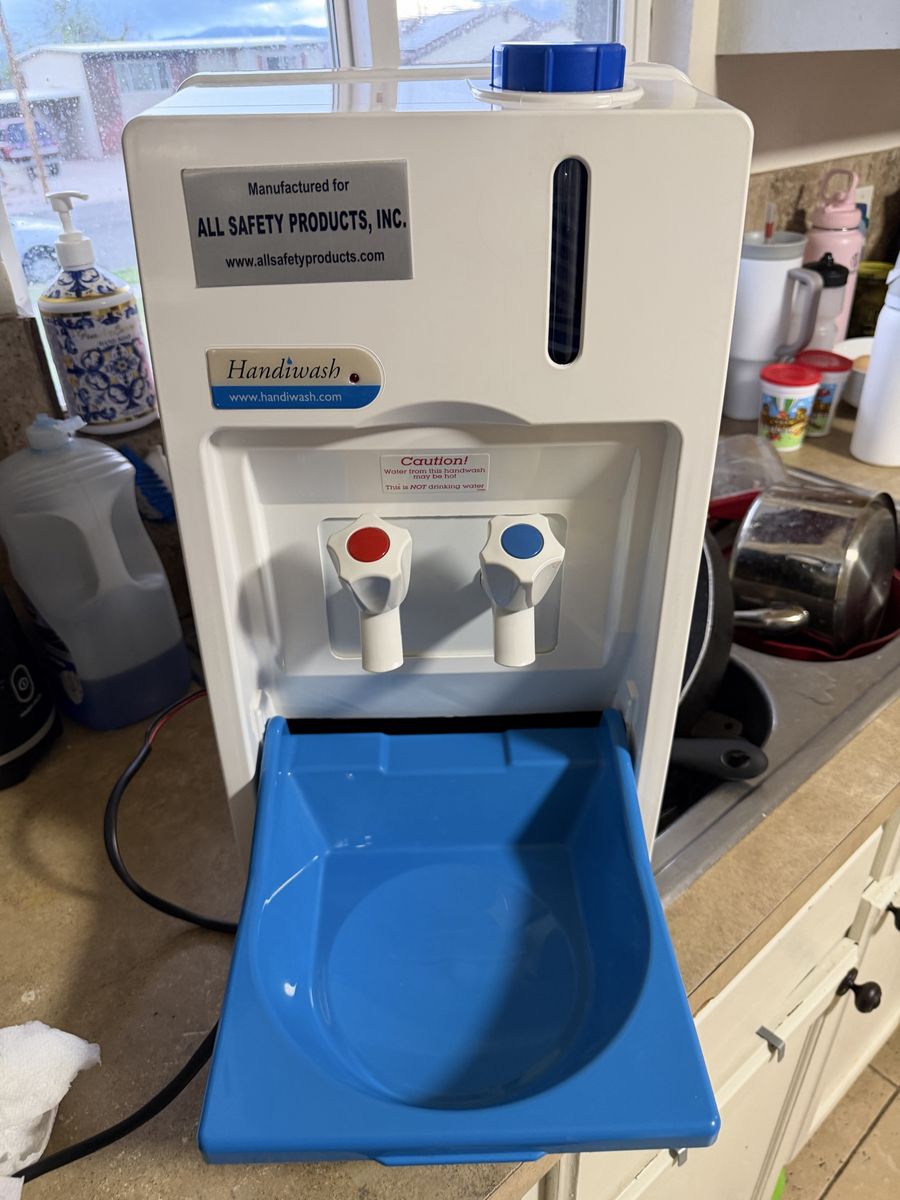 RV/ Boat - Mobile Handiwash station. Build in Hot