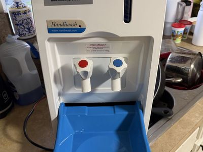 RV/ Boat - Mobile Handiwash station. Build in Hot