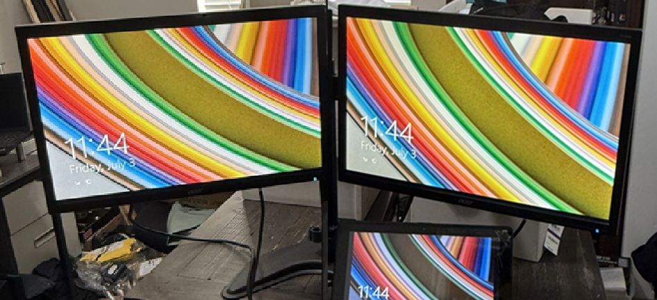 2 computer monitors (22") - dual setup (ACER)