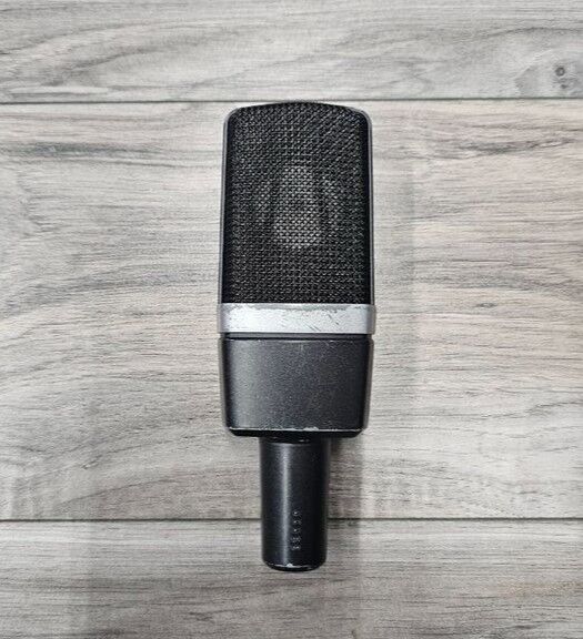 AKG C214 CONDENSER MICROPHONE