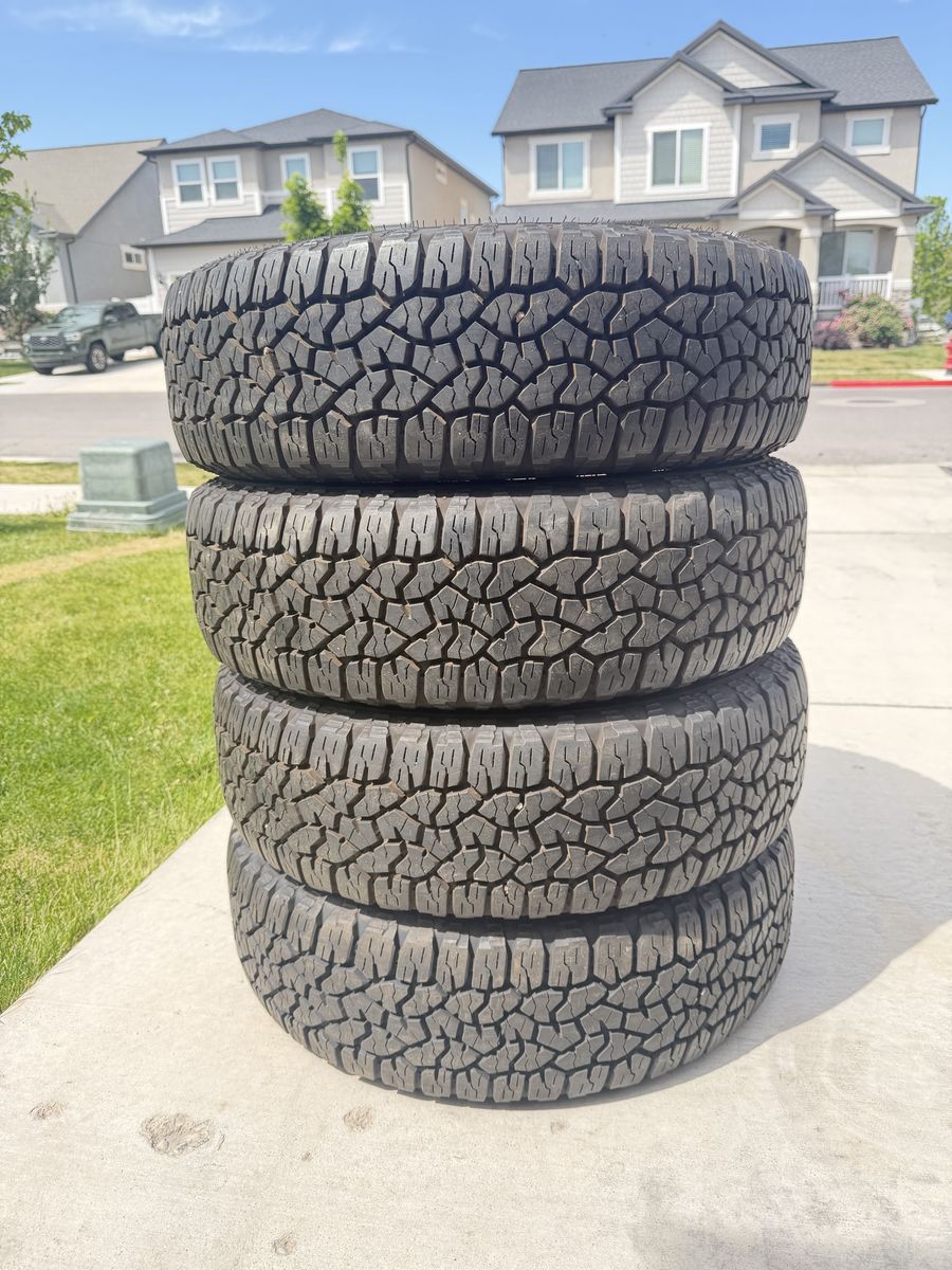 235/60R16 Goodyear Wrangler Workhorse AT Almost new