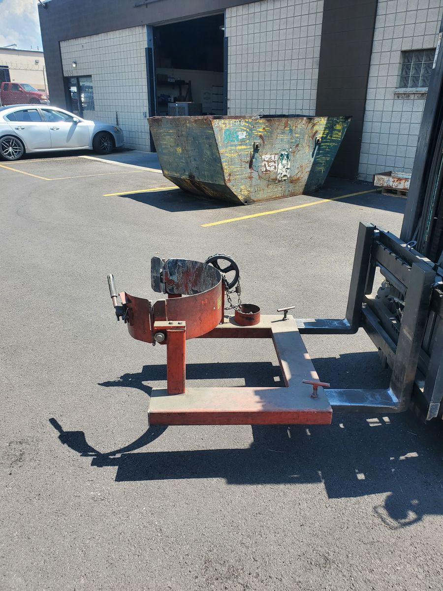 Forklift Tilting 55Gallon Drum Dumper
