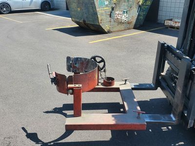 Forklift Tilting 55Gallon Drum Dumper