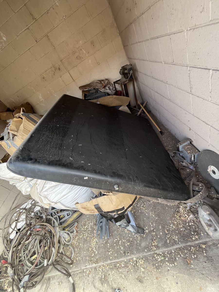 Truck bed lid topper