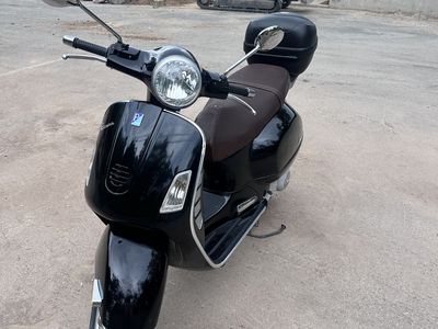 Black GT200 Vespa