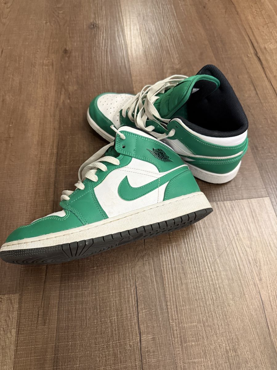 Nike Kid's Air Jordan 1 Mid Sneaker Size 6