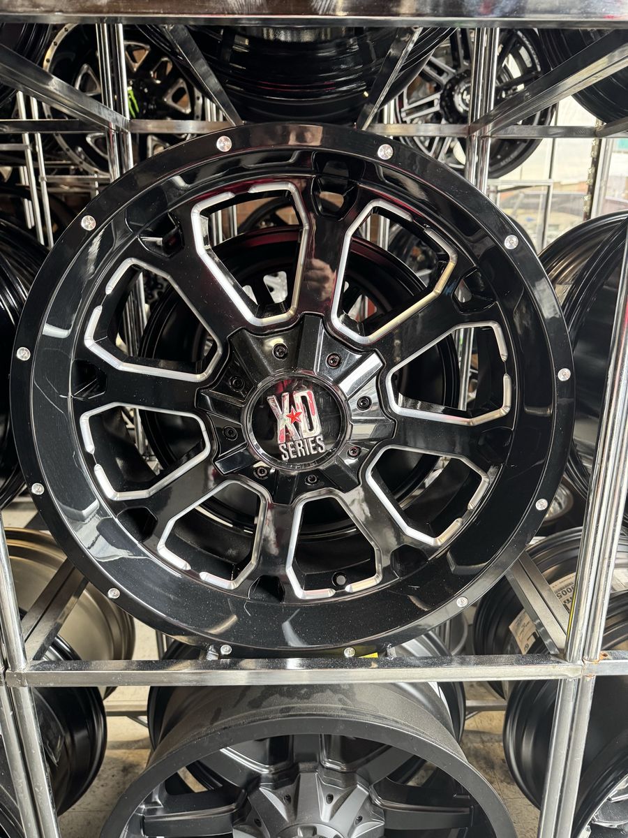 XD Series 20x9 Gloss black w/Milled Accent. Brand new set of 4 wheels.