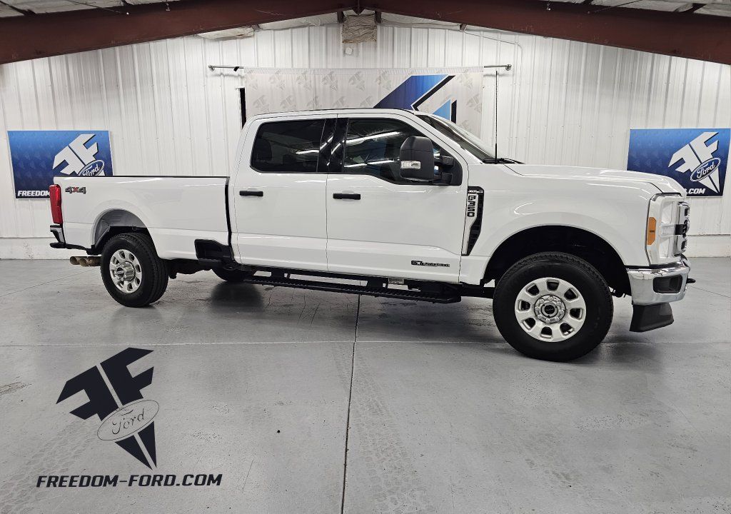 2023 Ford F-350 Super Duty XLT
