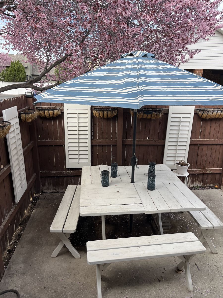 Square, white Picnic Table + 4 Benches & Umbrella
