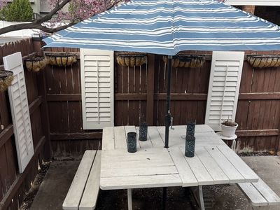 Square, white Picnic Table + 4 Benches & Umbrella