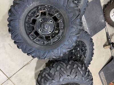 Can Am X3 Bead Lock Rims And Tires