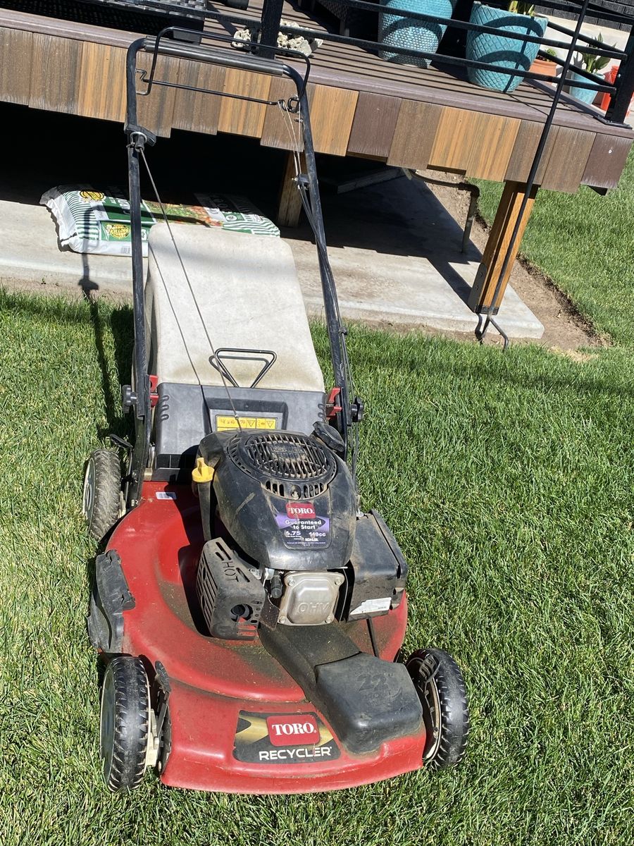 Toro Recycler 22" Self-Propelled Gas Lawn Mower with Bagger - Used