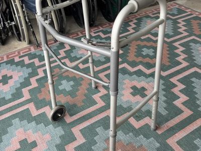 Guardian Walker Adjustable 2 Wheels