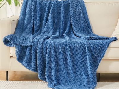 Plush Blue Jacquard Textured Fleece Throw Blanket