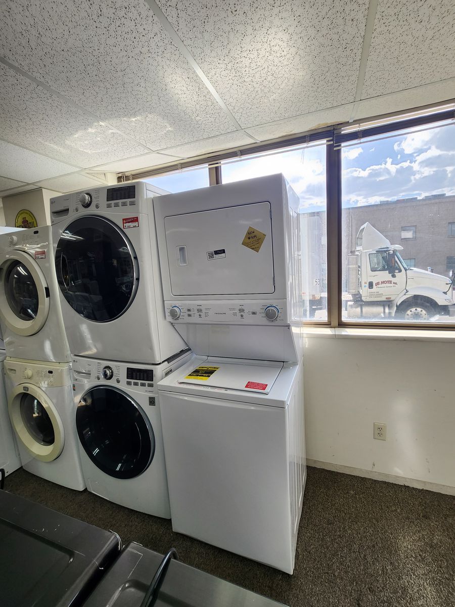BRAND NEW! FRIGIDAIRE WASHER AND ELECTRIC DRYER STACKER!