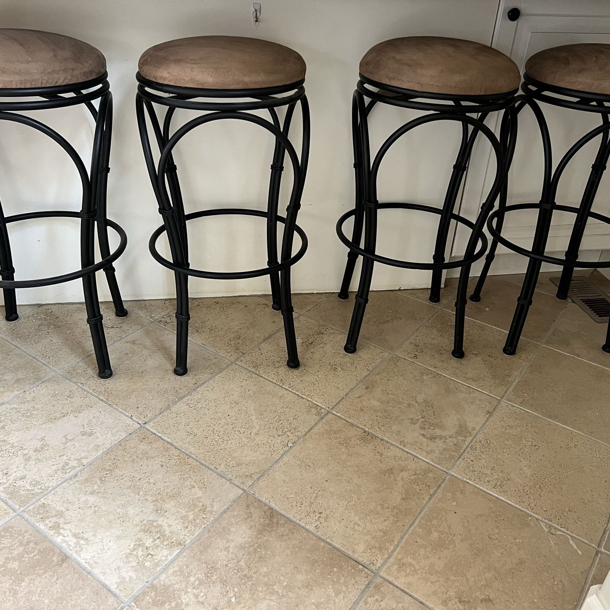 4 Barstools